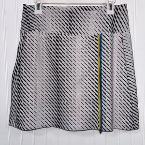 Kinona Summer Sass Women’s Size M Golf Skort White Abstract Print Neon Trim